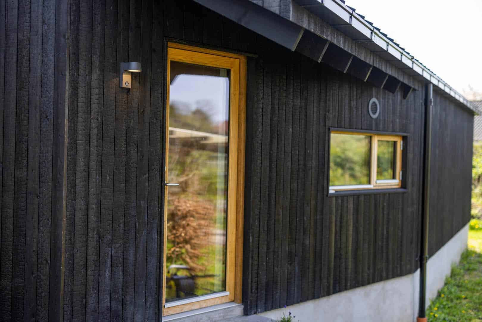 Brug for Montering af døre Nordsjælland? Kontakt Overgaard Tømrer & Snedker i dag